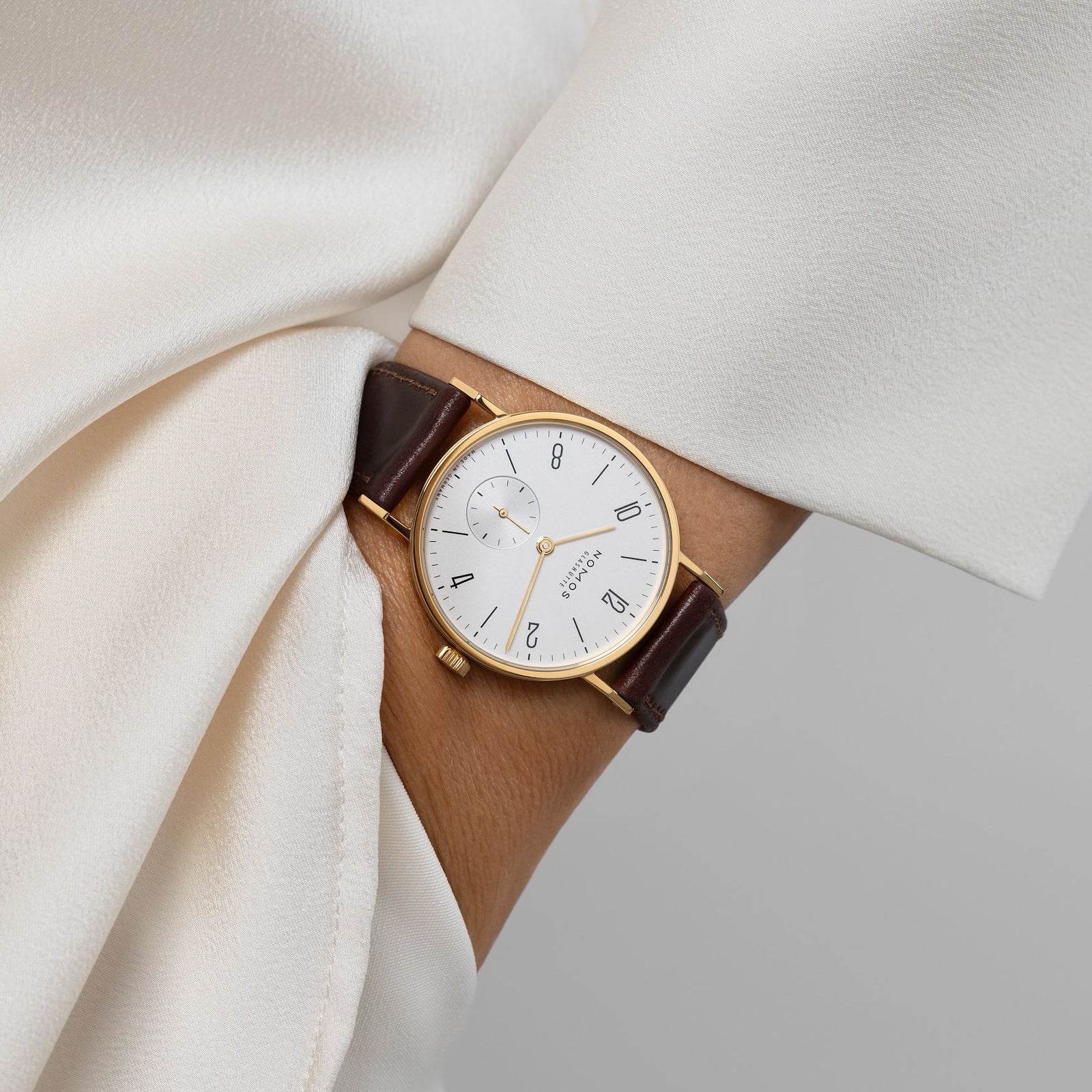 NOMOS - Tangente Gold 33 Doré Ref: 105