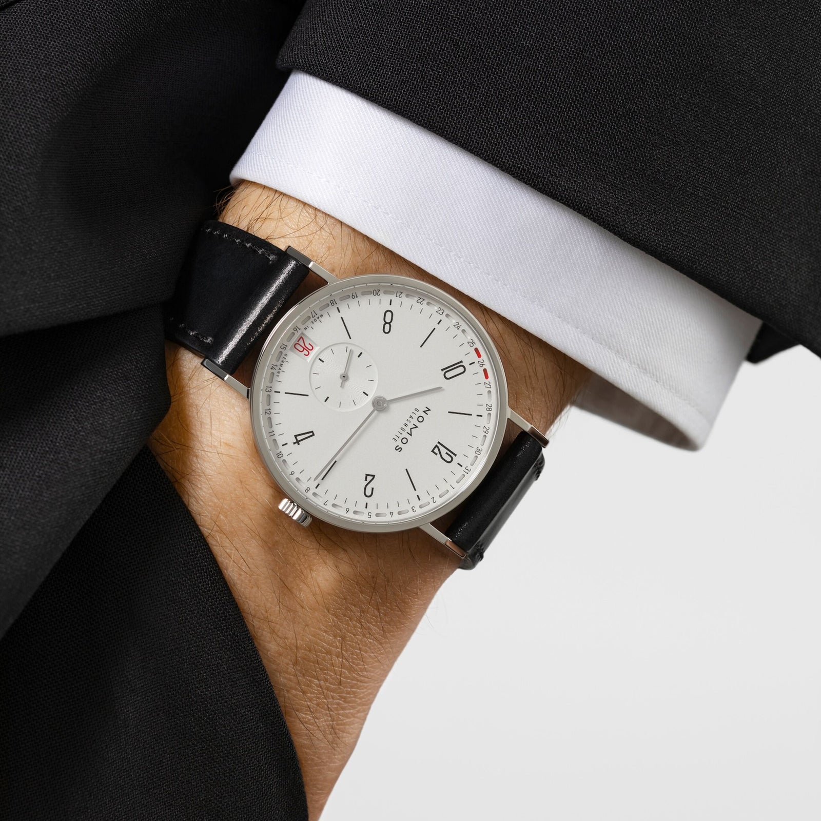 Nomos - Tangente 2Date Ref: 135