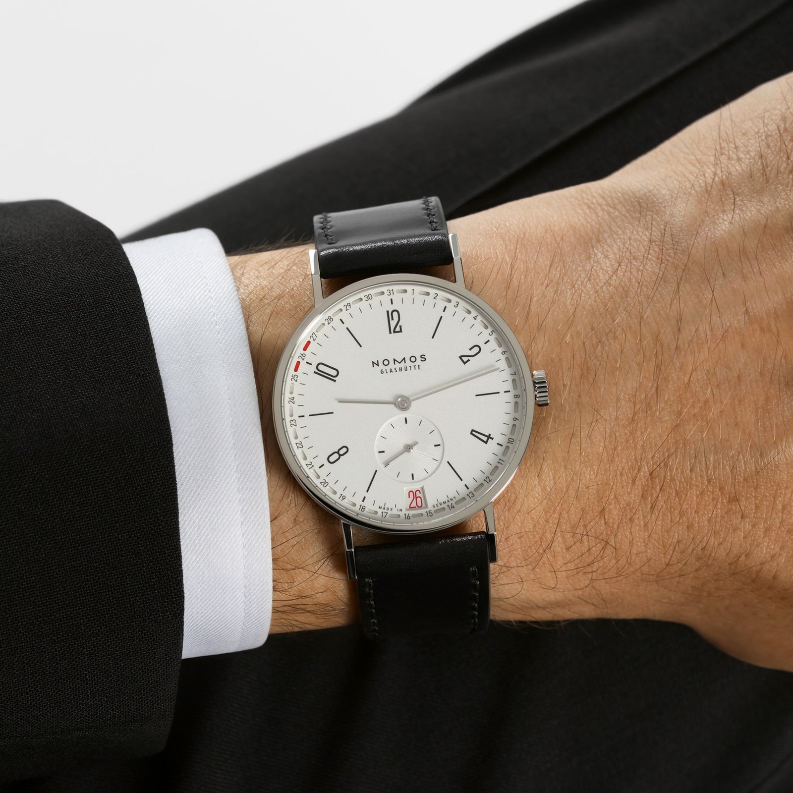Nomos - Tangente 2Date Ref: 135