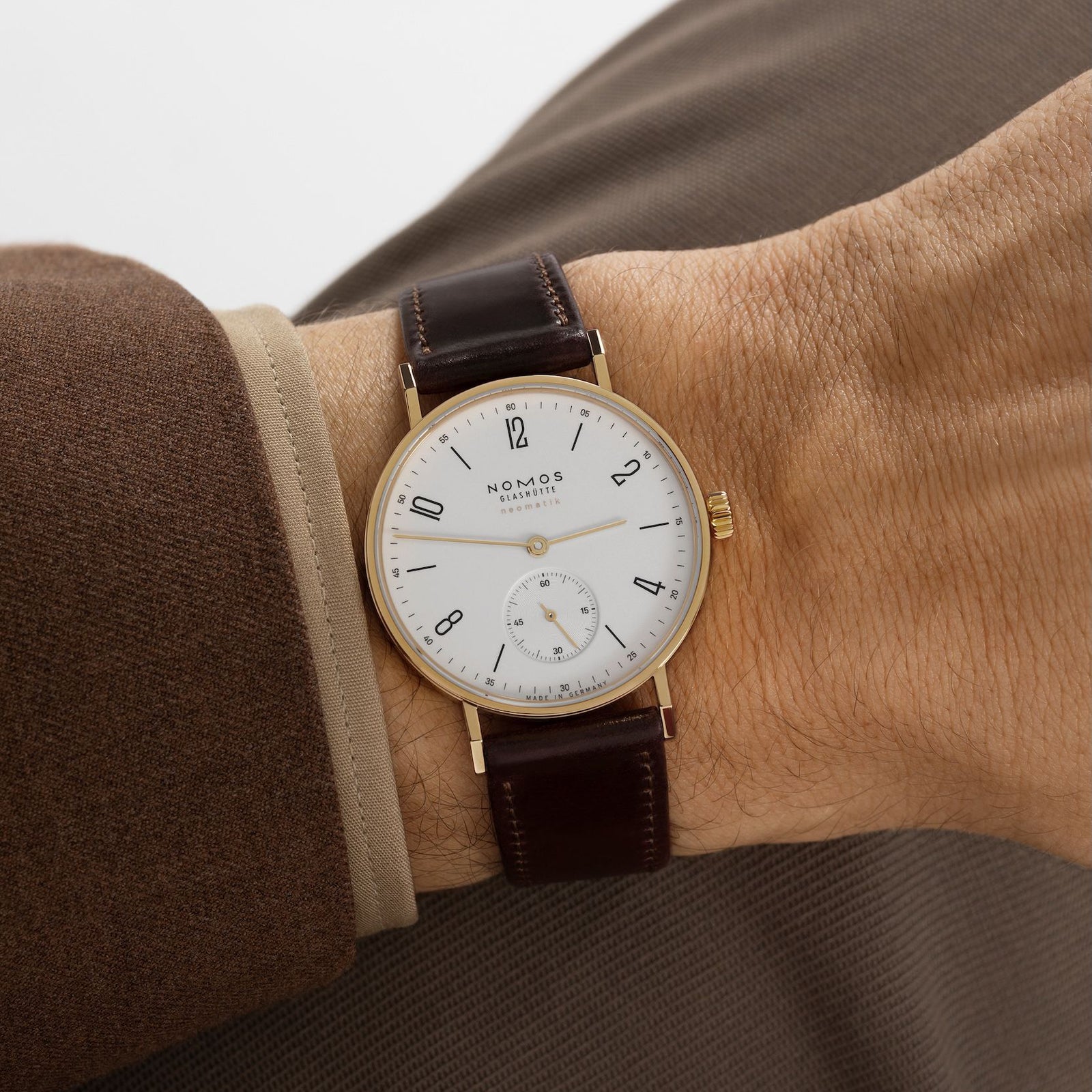 NOMOS - Tangente Gold Neomatik Doré 35mm Ref: 162