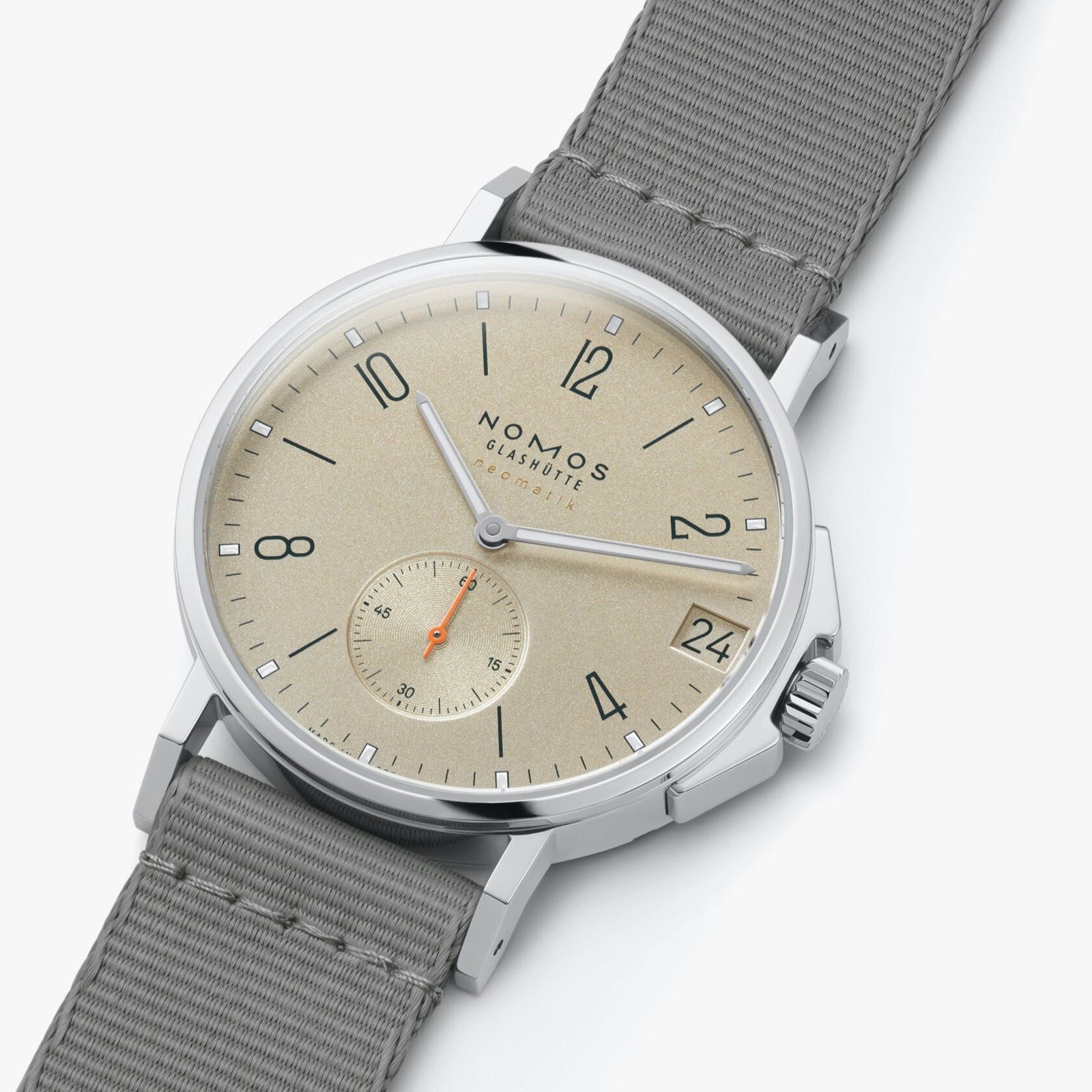NOMOS - Ahoi Neomatik 38 Date Sand Ref: 517/527
