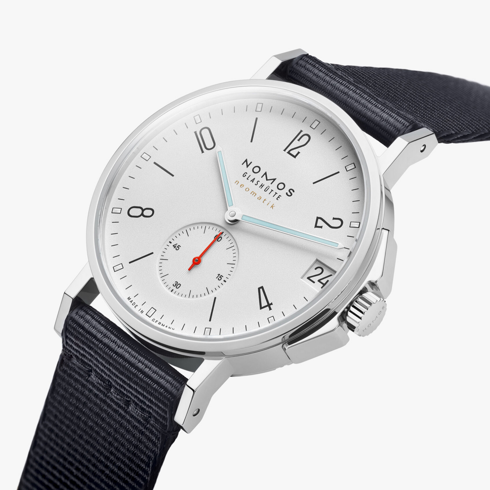 NOMOS - Ahoi Neomatik 38 Date White Ref: 525/525.SB