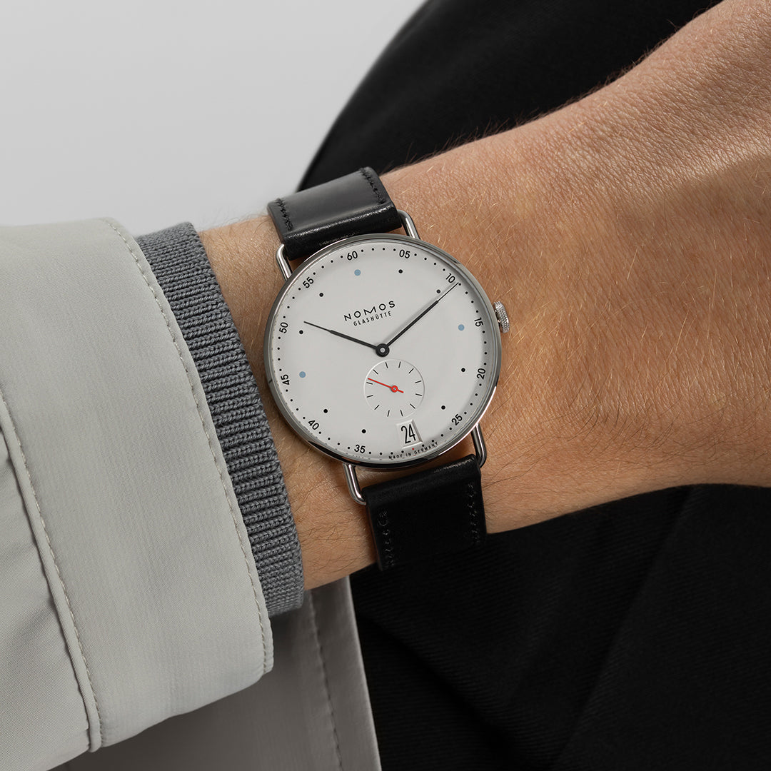 NOMOS - Metro 38 Datum REF: 1102
