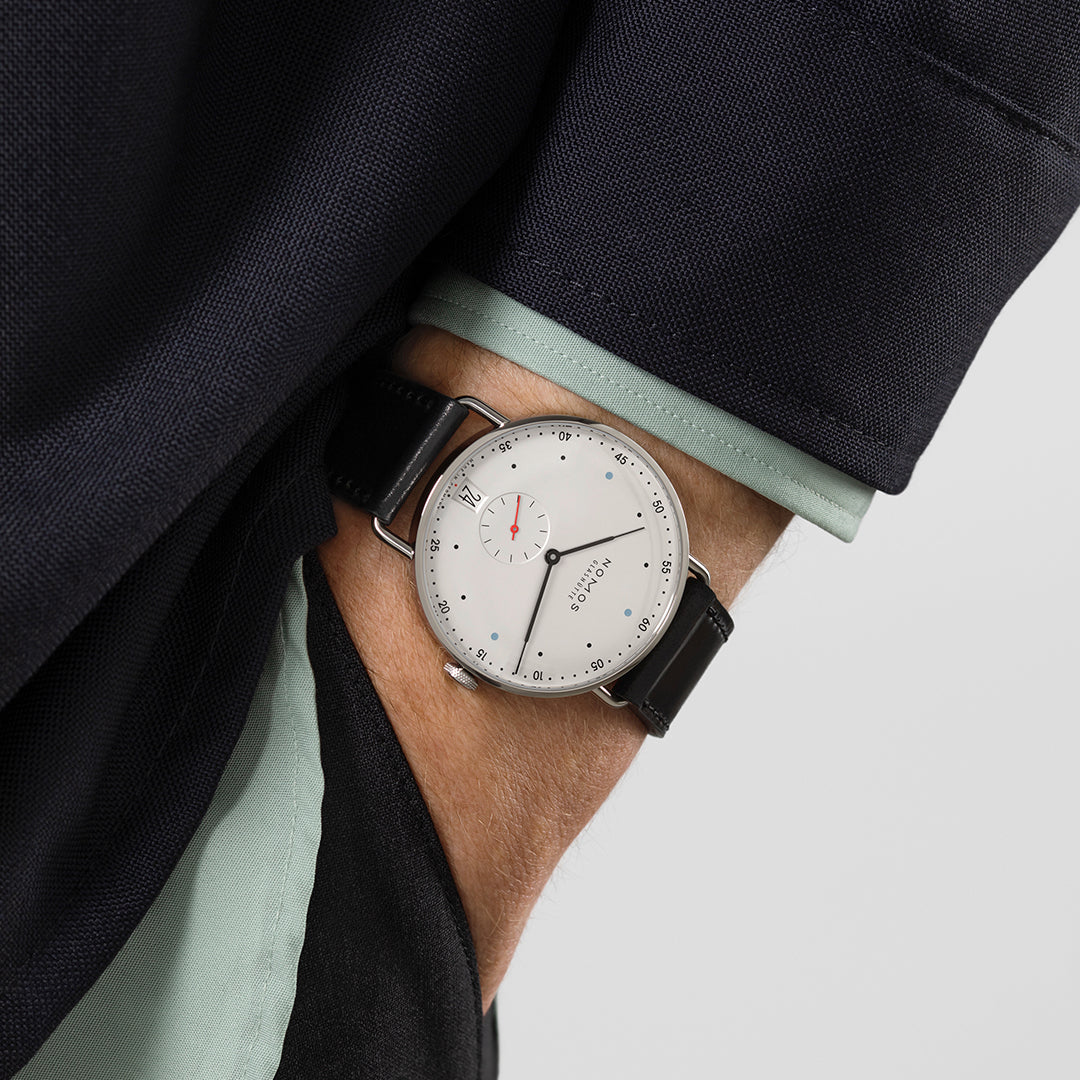 NOMOS - Metro 38 Datum REF: 1102