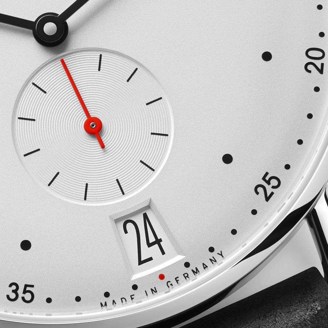 NOMOS - Metro 38 Datum REF: 1102