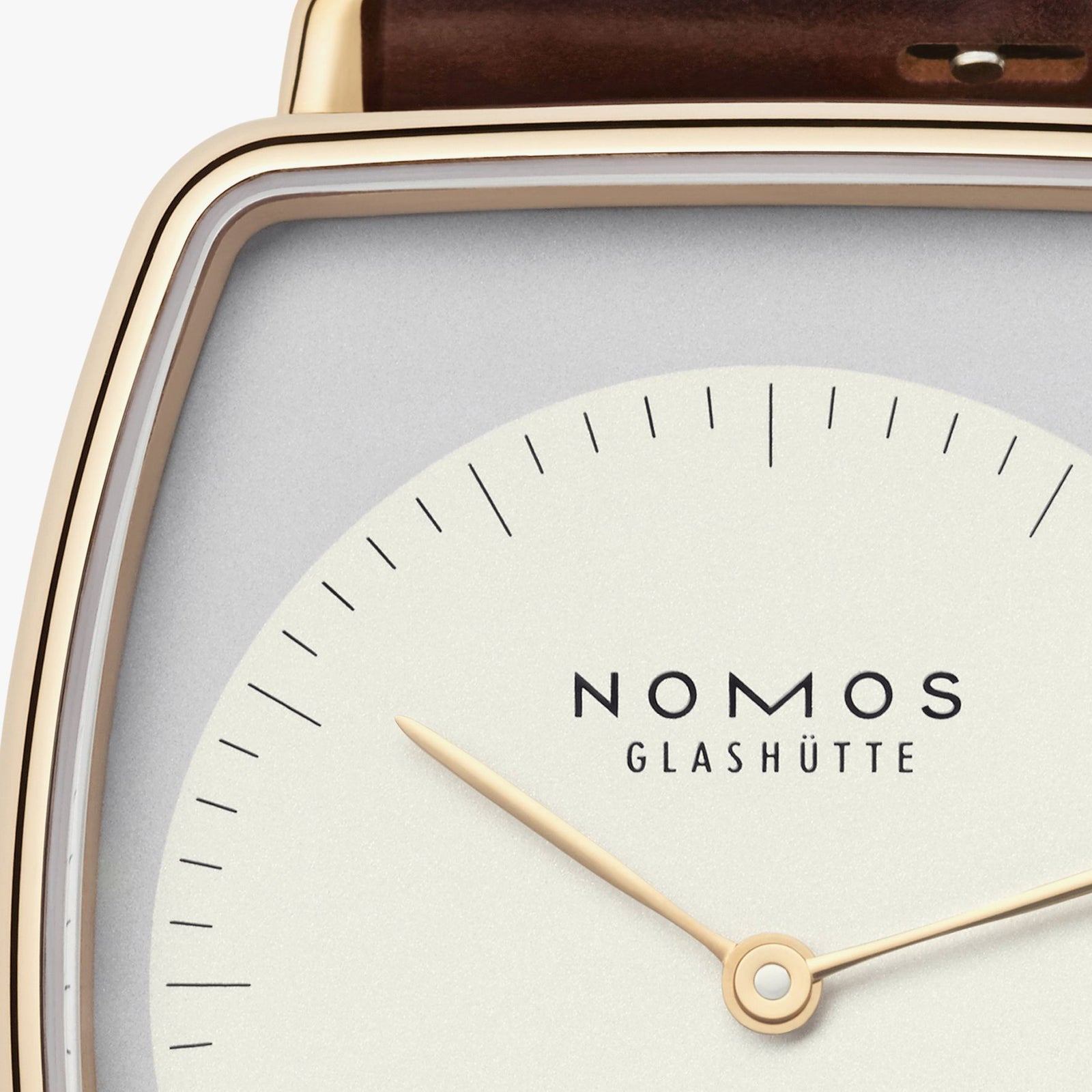 NOMOS - Lux Hermelin Ref: 940