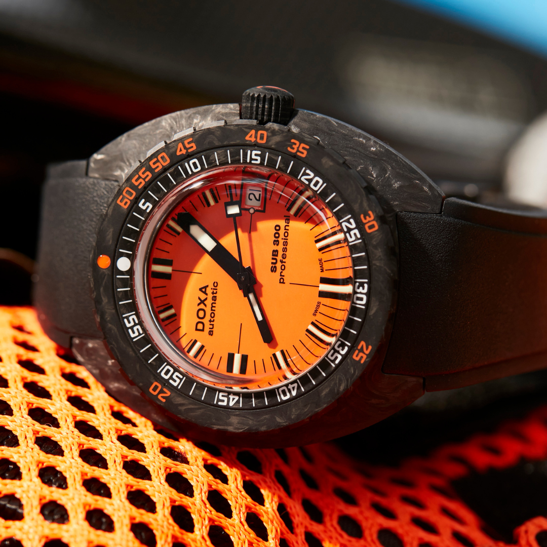 Doxa 300 Carbon - Professional (Orange)