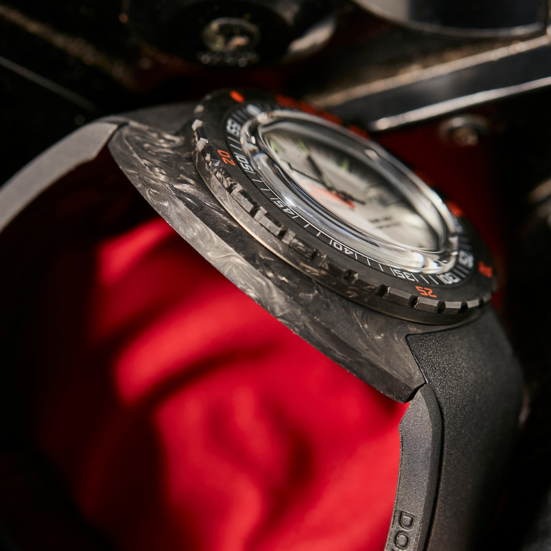 Doxa 300 Carbon - Searambler (Silver)