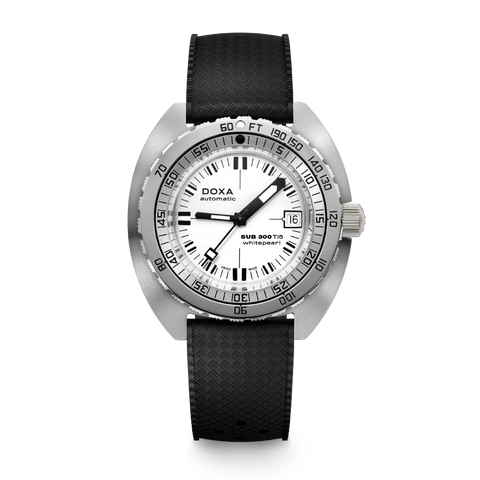 Doxa 300 Ti5- Sharkhunter (Black)