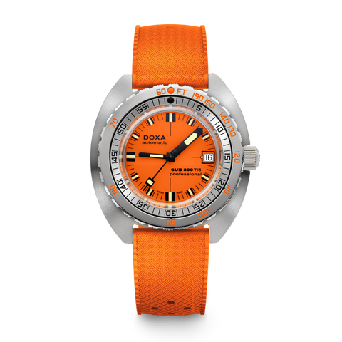 Doxa 300 Ti5- Sharkhunter (Black)