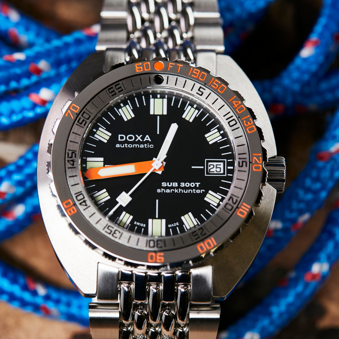 Doxa 300 T - Sharkhunter (Black)