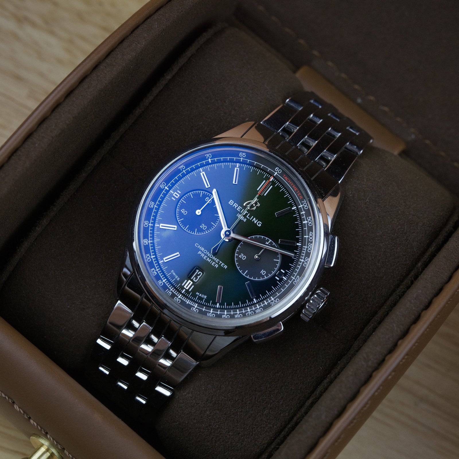 Breitling AB0118 'Bentley' Premier B01
