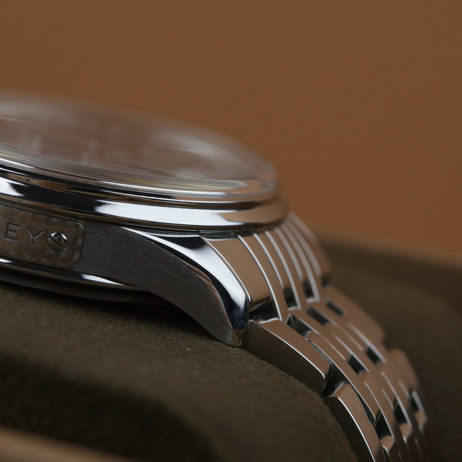 Breitling AB0118 'Bentley' Premier B01