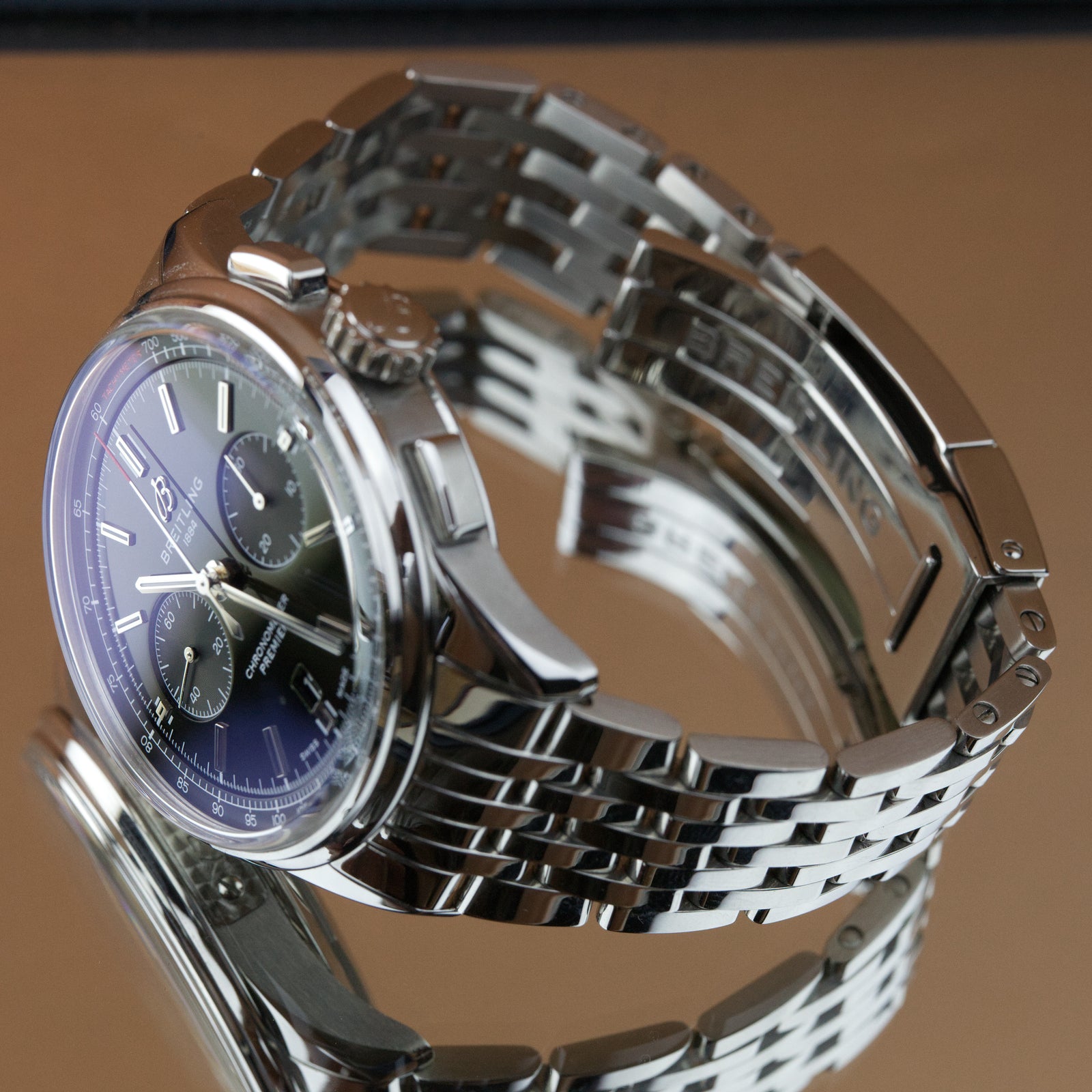 Breitling AB0118 'Bentley' Premier B01