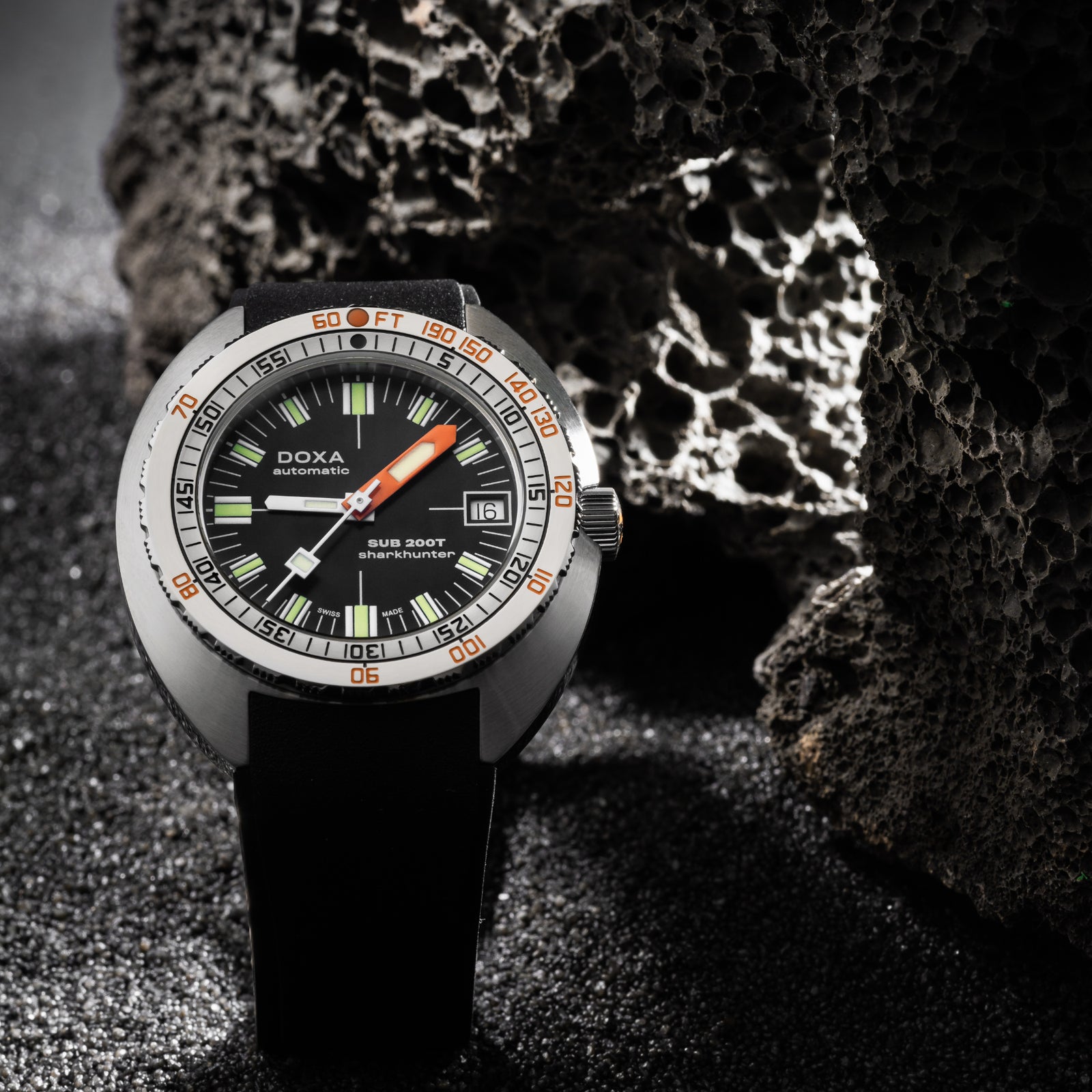 Doxa 200 T - Sharkhunter (Black) Iconic Dial