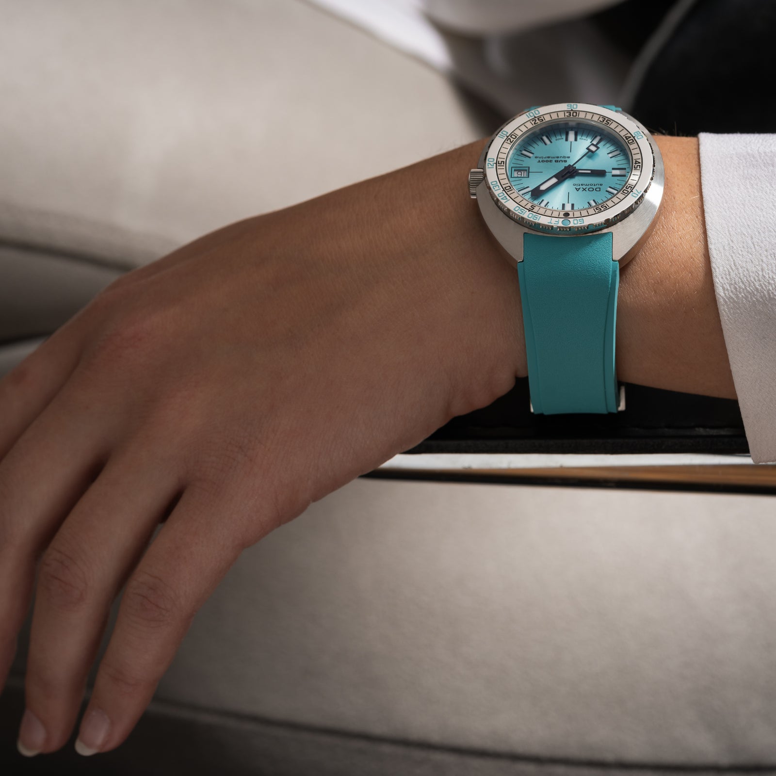 Doxa 200 T - Aquamarine (Turquoise) Sunray Dial