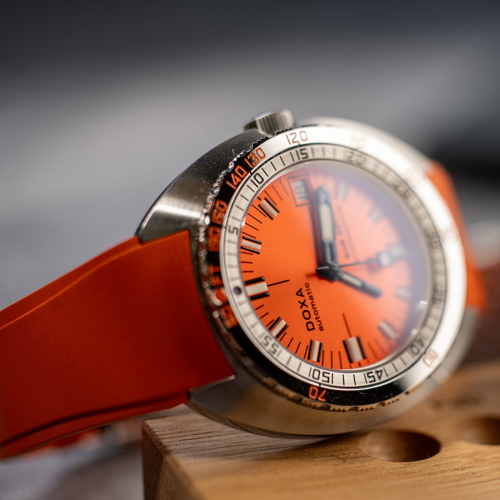 Doxa 200 T - Professional (Orange) Iconic Dial