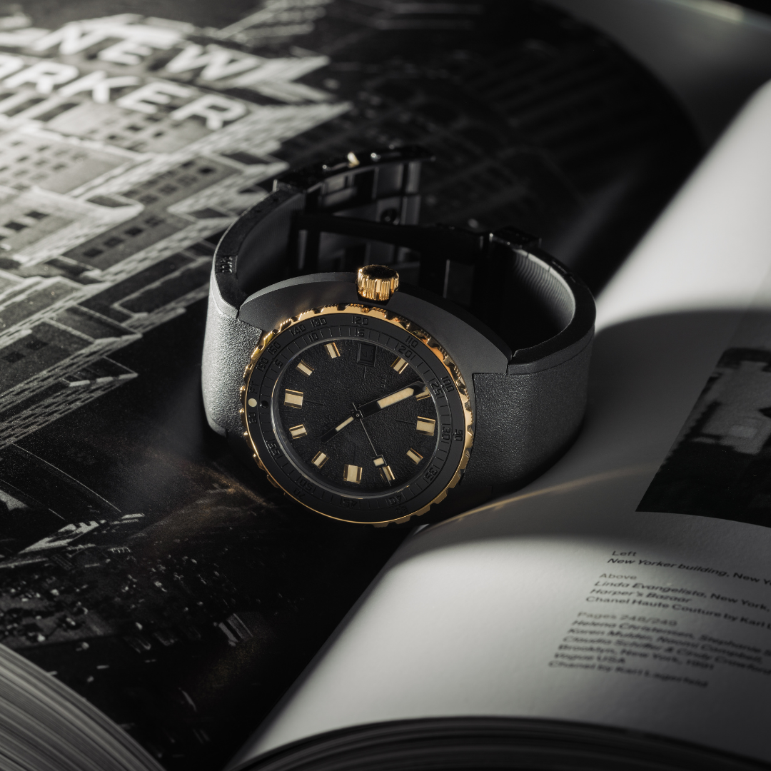 Doxa 300 Beta - Sharkhunter (Black) w/Date