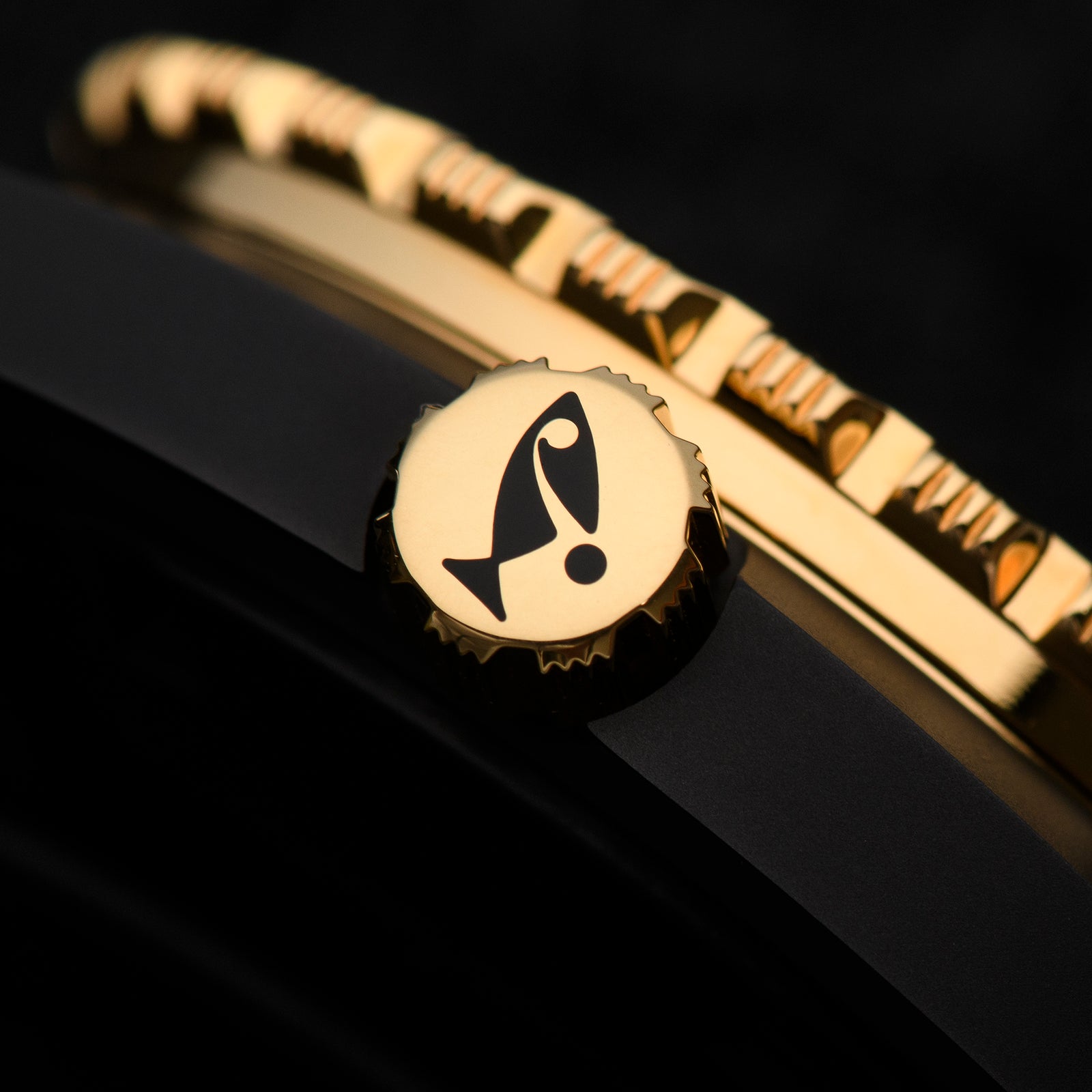 Doxa 300 Beta - Sharkhunter (Black) w/Date
